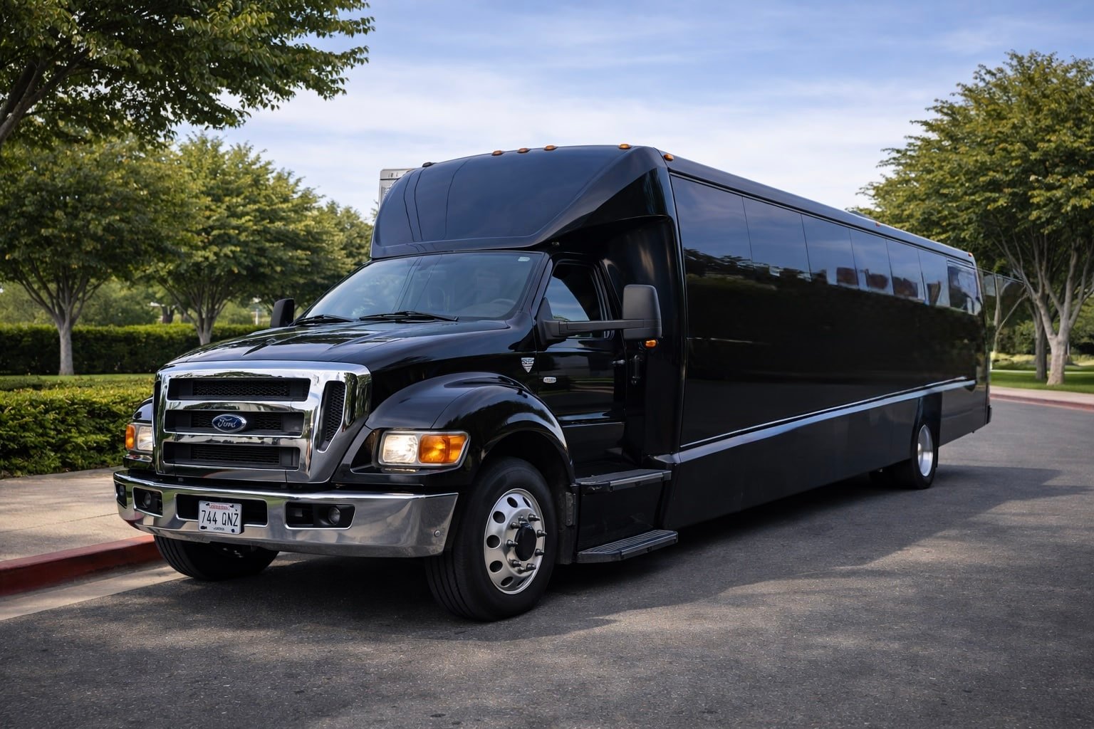 37 Passengers luxury bus